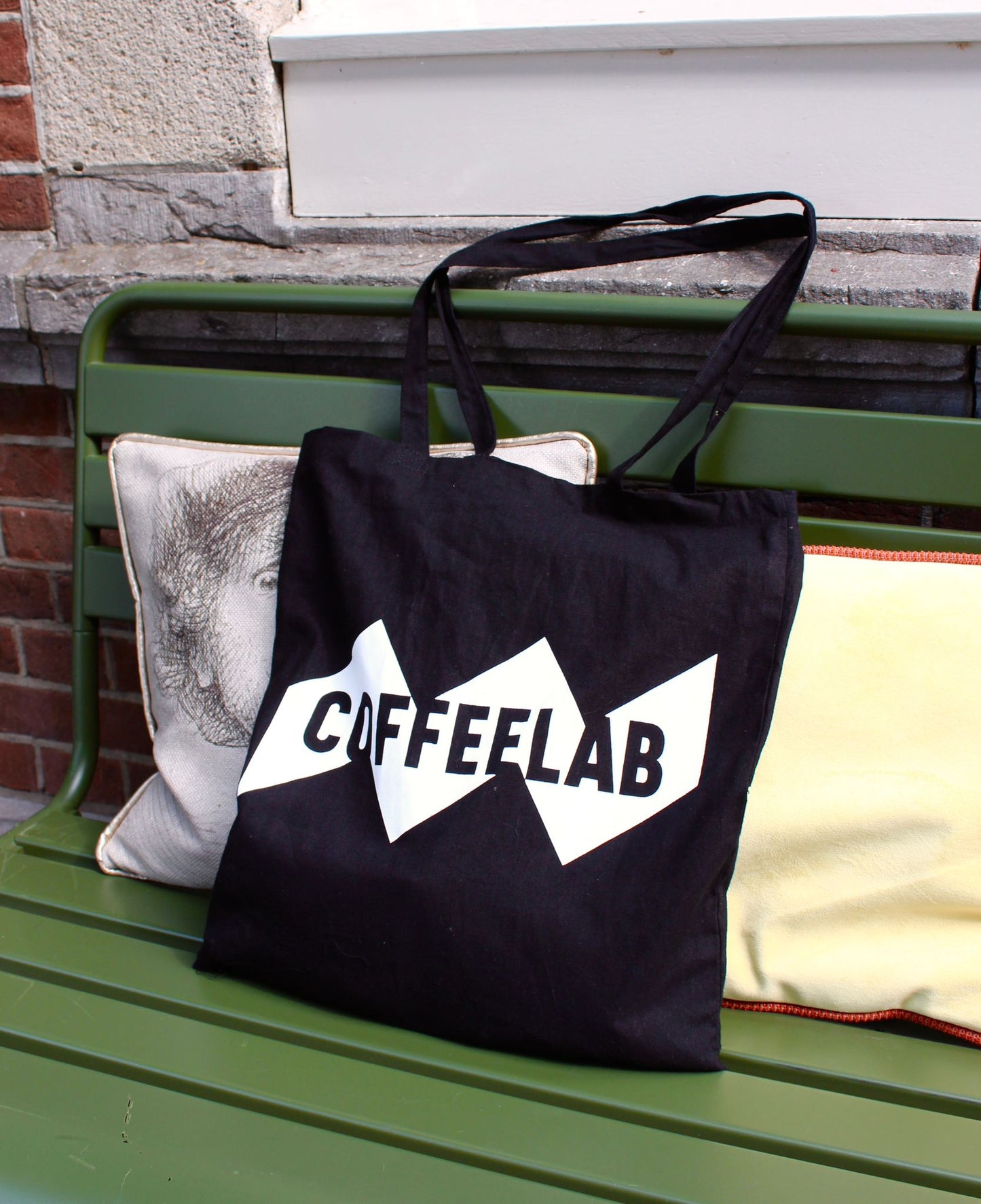 Tote bag